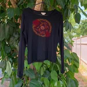 Y2K black long sleeve top with a graphic and lettuce hem!